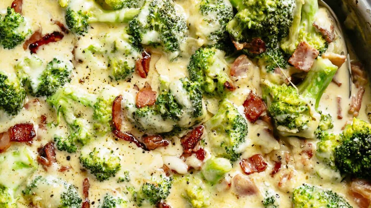 Krämig-broccoli-bacon-läcker-Keto